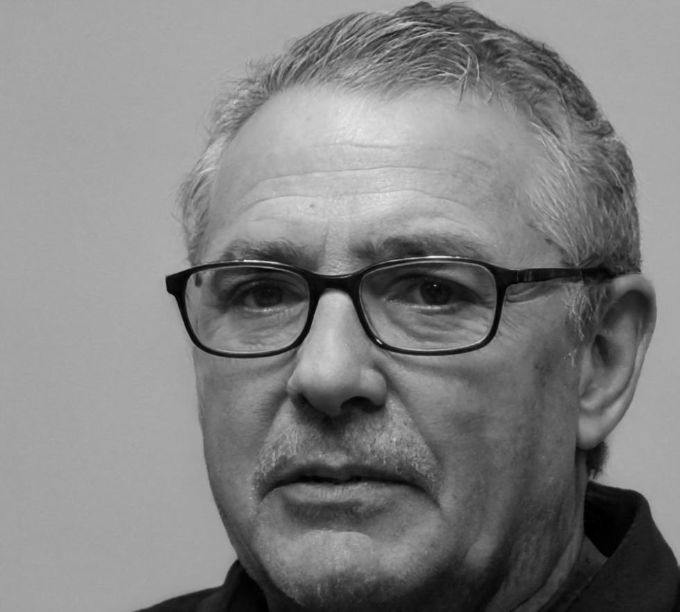 Portrait de Julien Mercier, analyste financier